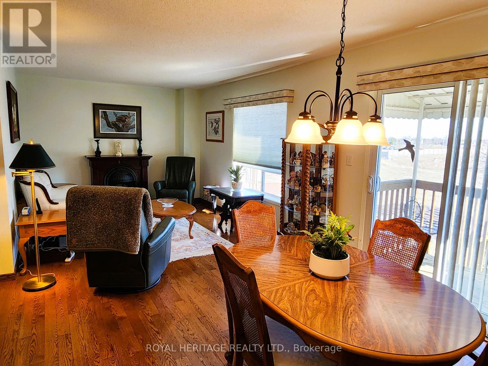 127 Knapton Drive, Newmarket, Ontario  L3X 3B3 - Photo 3 - N13077408