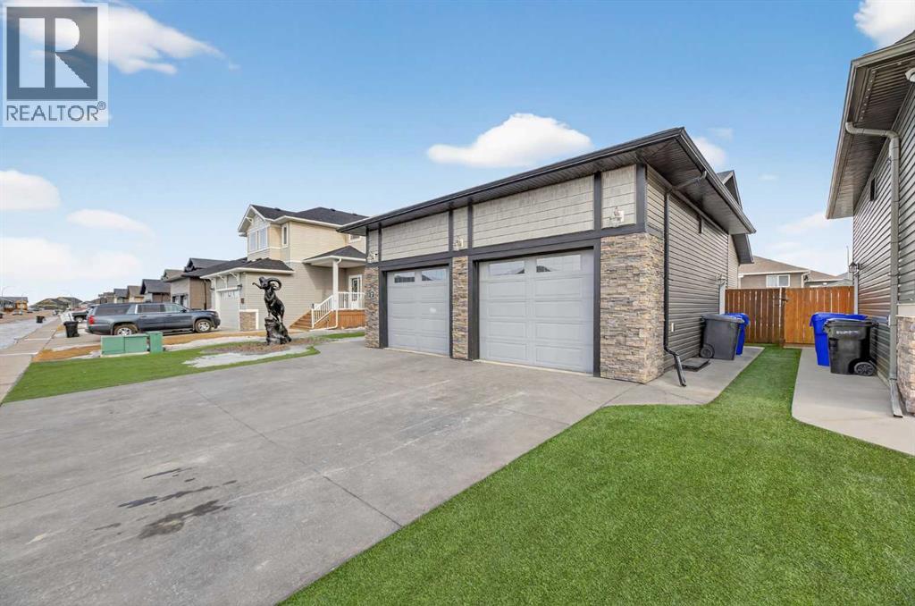 17 Viceroy Crescent, Olds, Alberta  T4H 0C4 - Photo 3 - A2286606