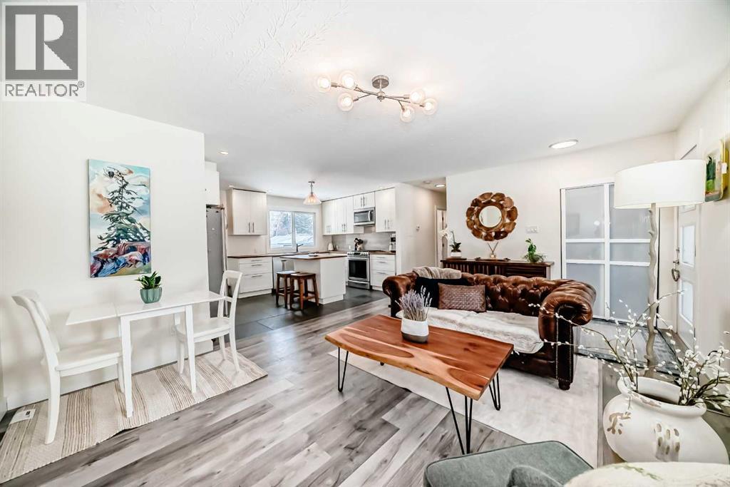 3304 46 Street SW, Calgary, Alberta  T3E 3W8 - Photo 9 - A2301425