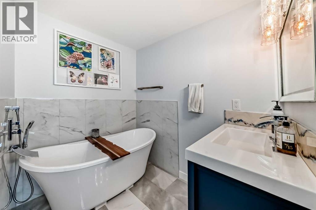 3304 46 Street SW, Calgary, Alberta  T3E 3W8 - Photo 11 - A2301425