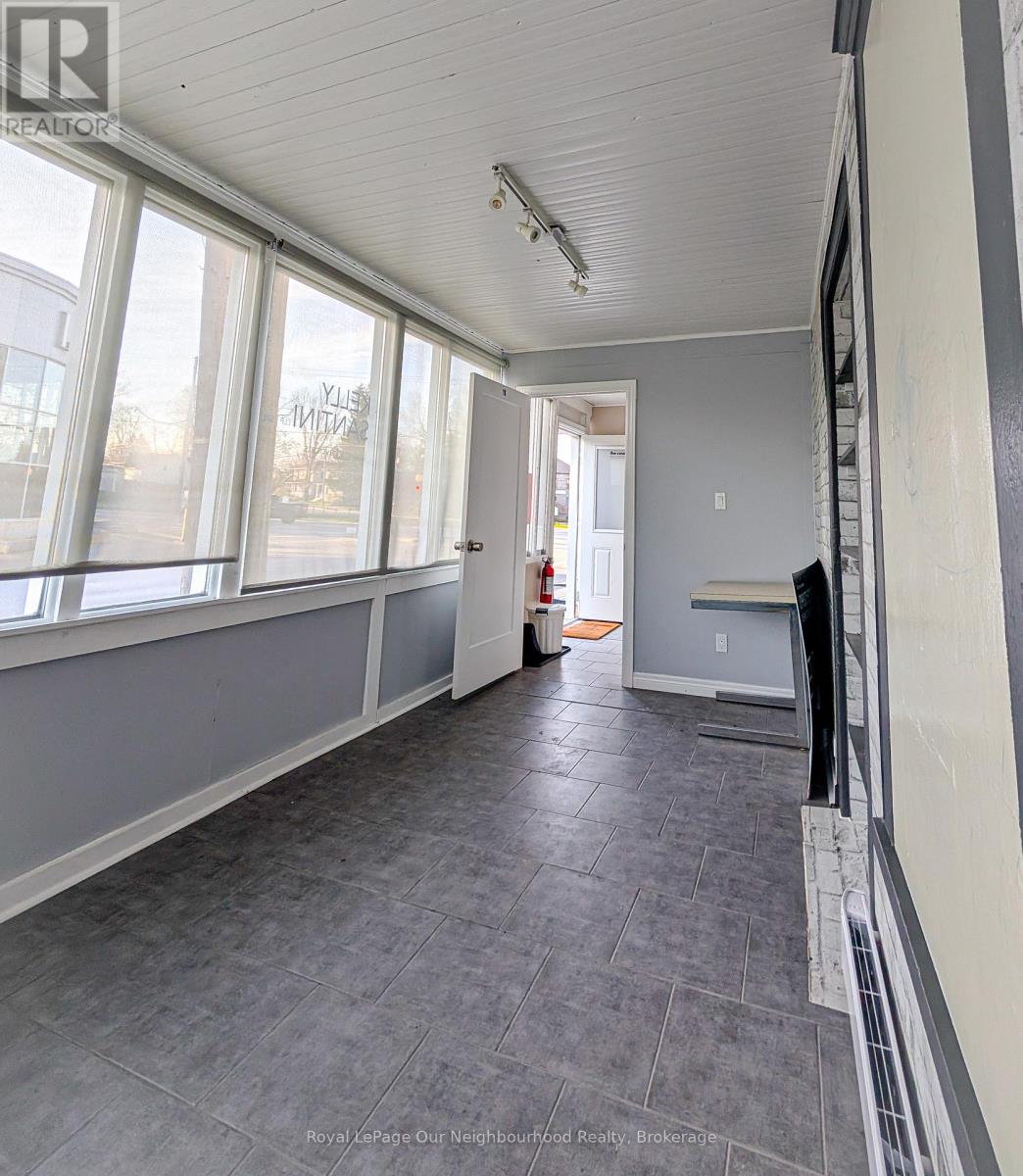 A+b+e - 1 Lake Street, Prince Edward County, Ontario  K0K 2T0 - Photo 7 - X13077232