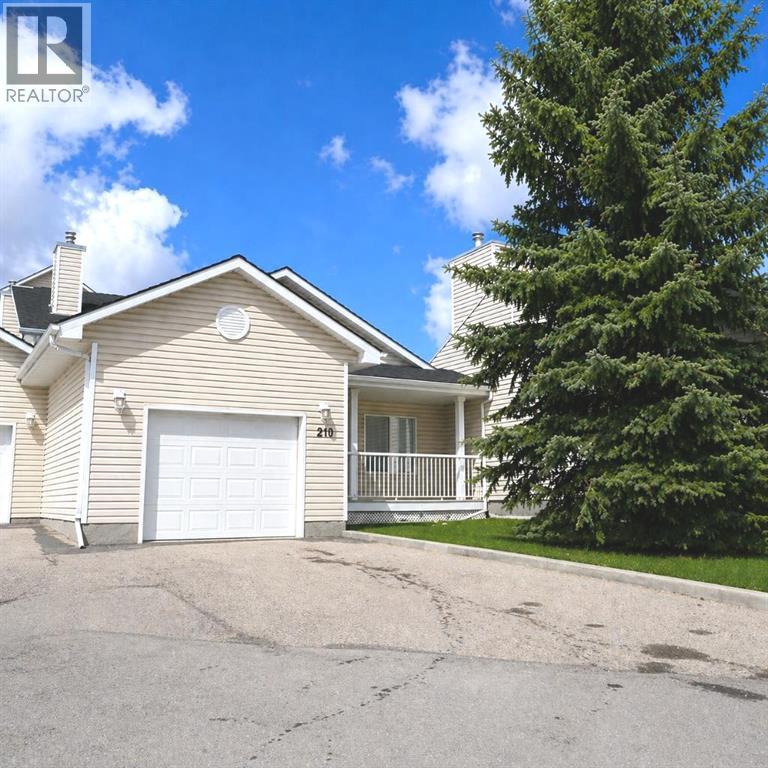 218 Centre Avenue Nw, Airdrie, Alberta  T4B 2M6 - Photo 3 - A2305162