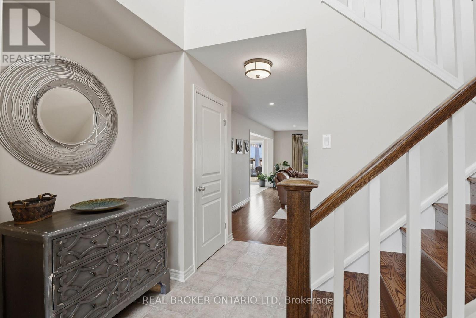 20 Majestic Court, St. Thomas, Ontario  N5R 0B9 - Photo 6 - X13076342