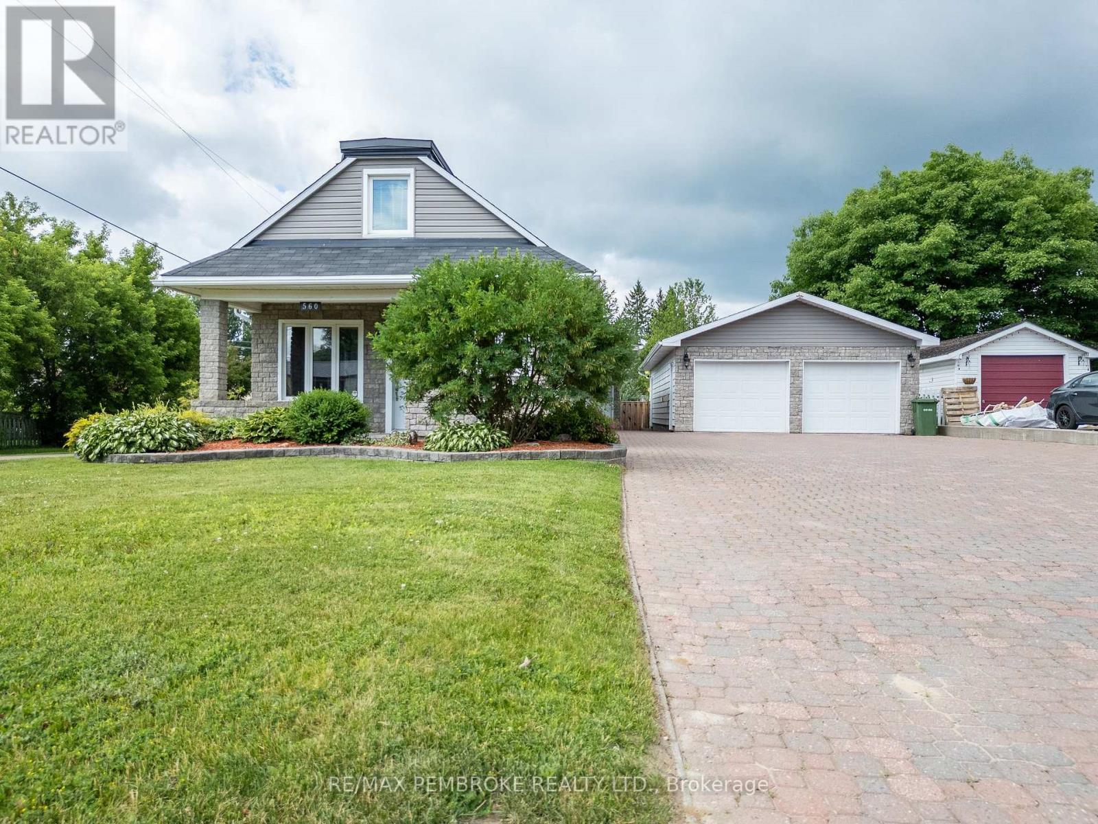 560 BOUNDARY ROAD E, Laurentian Valley, Ontario