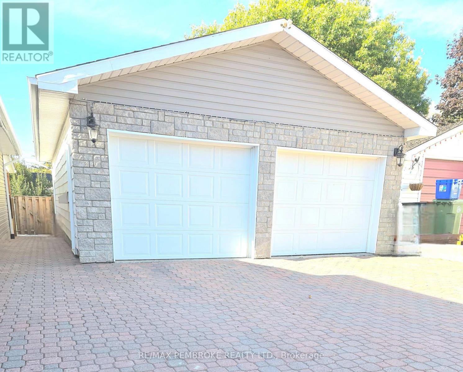 560 Boundary Road E, Laurentian Valley, Ontario  K8A 6M3 - Photo 5 - X13077108