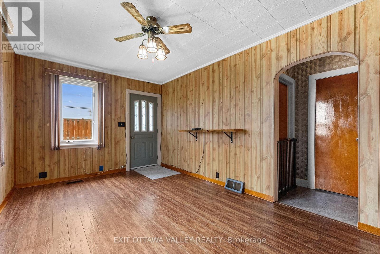 1165 Pembroke Street E, Laurentian Valley, Ontario  K8A 7R4 - Photo 5 - X13077328