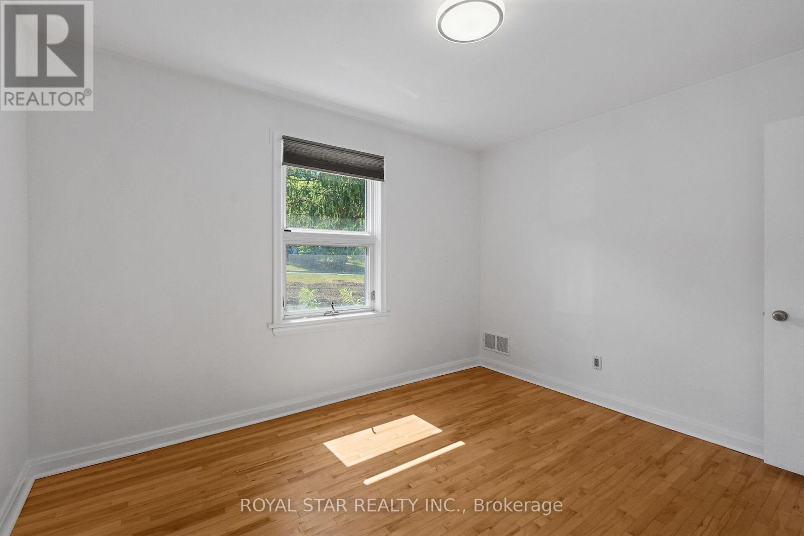 10 DELONG DRIVE - Photo 31