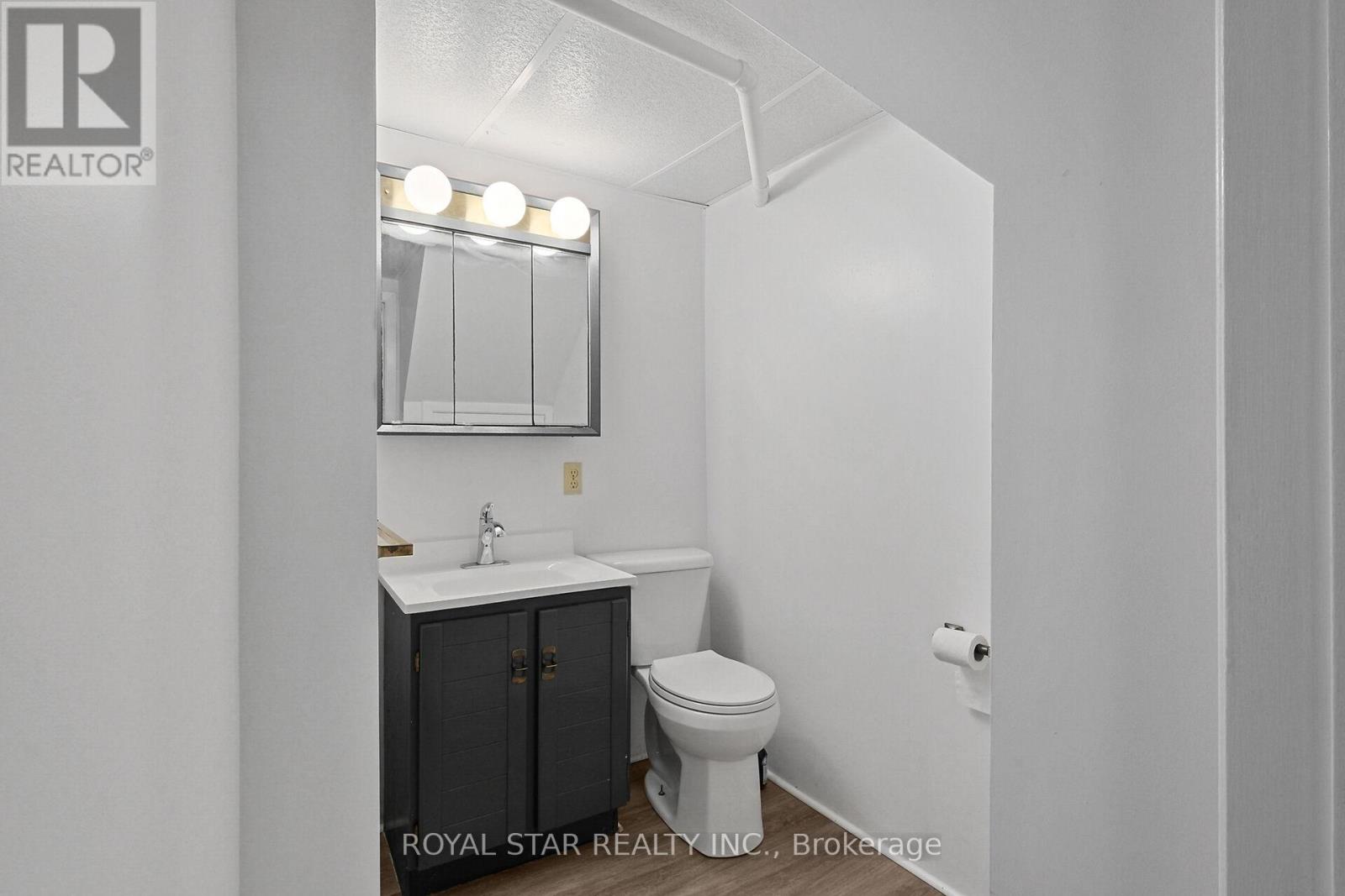 10 DELONG DRIVE - Photo 37