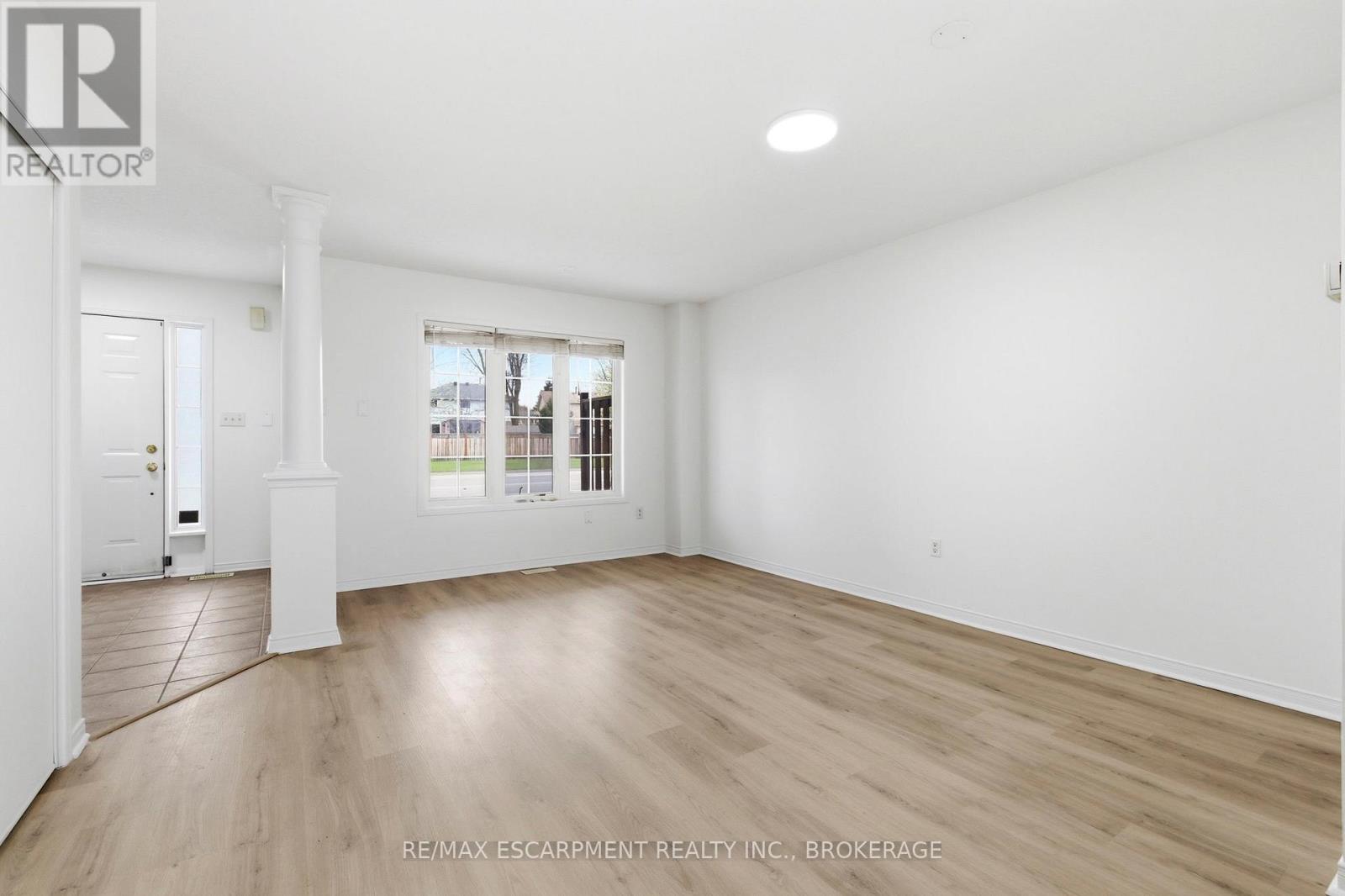 481 Jim Barber Court, Newmarket, Ontario  L3Y 9E6 - Photo 7 - N13077322