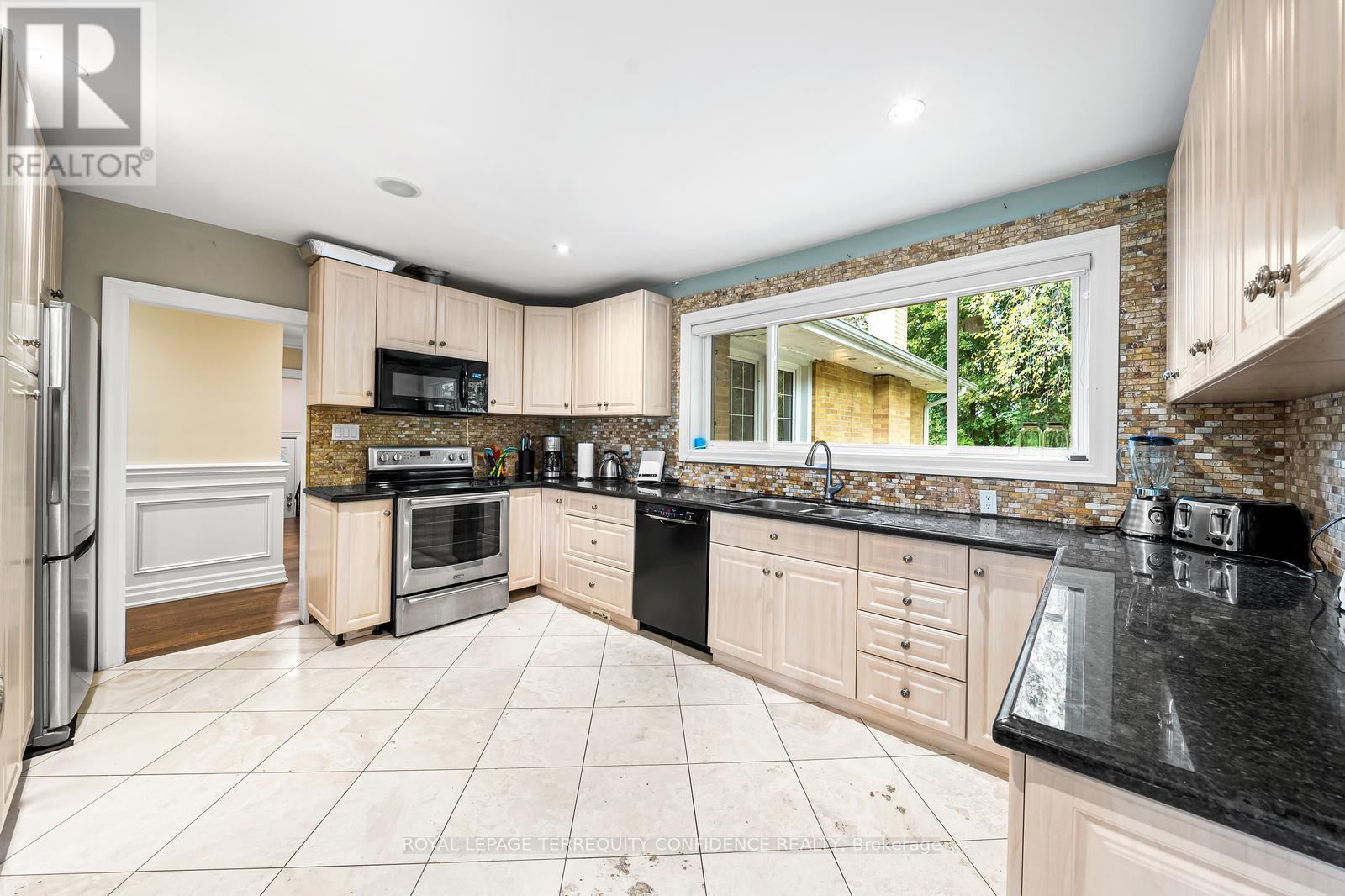 58 Burbank Drive, Toronto, Ontario  M2K 1N2 - Photo 12 - C13077124