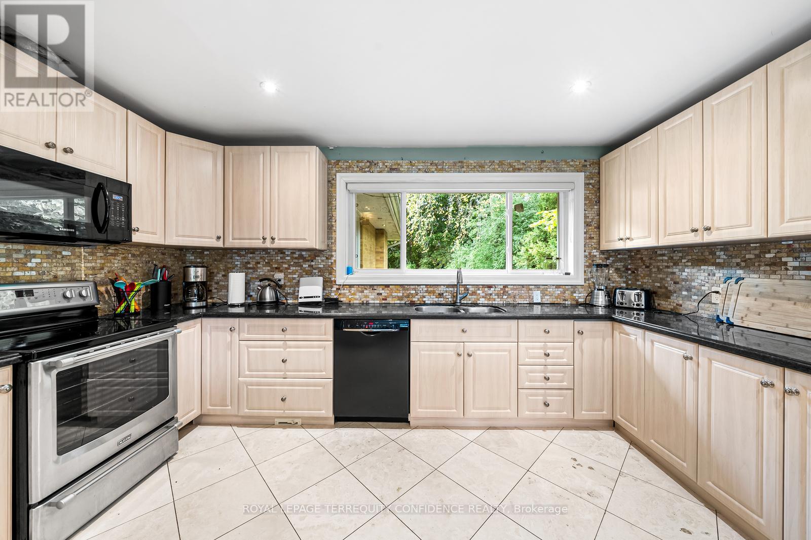 58 Burbank Drive, Toronto, Ontario  M2K 1N2 - Photo 13 - C13077124