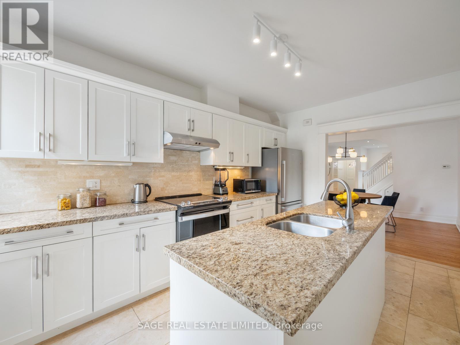 415 Clinton Street, Toronto, Ontario  M6G 2Z1 - Photo 10 - C13077208