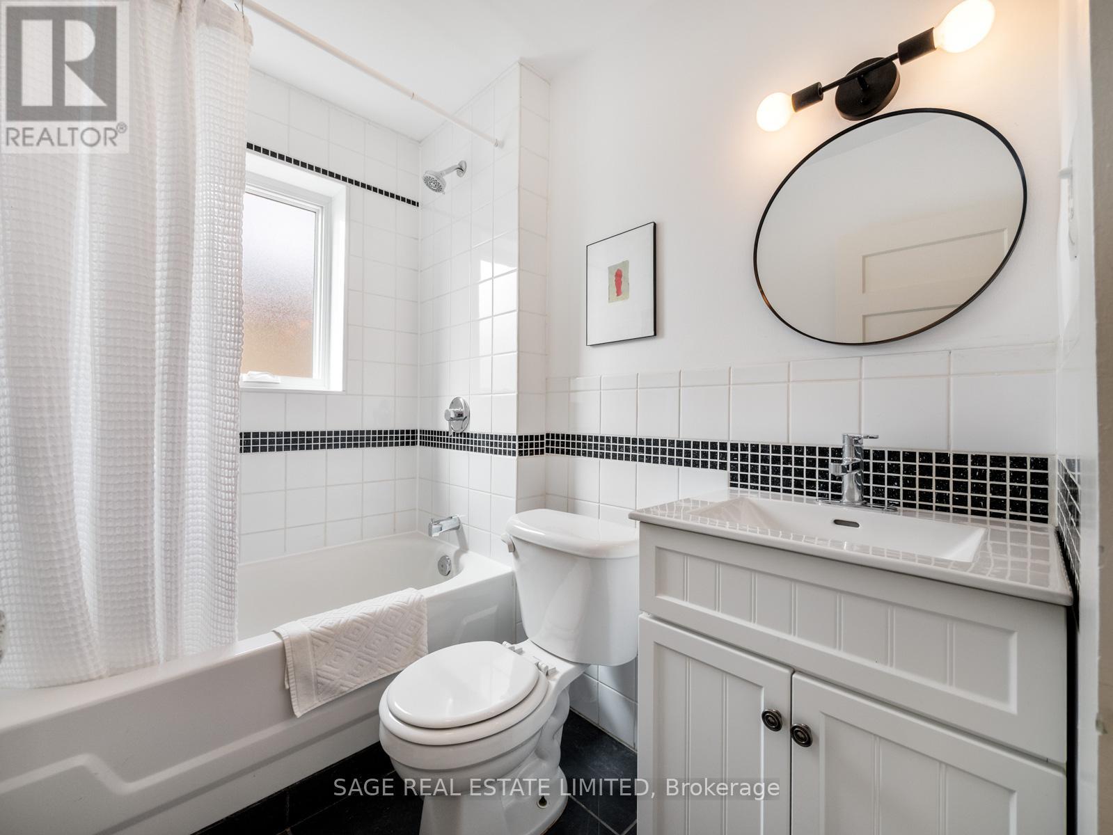 415 Clinton Street, Toronto, Ontario  M6G 2Z1 - Photo 19 - C13077208