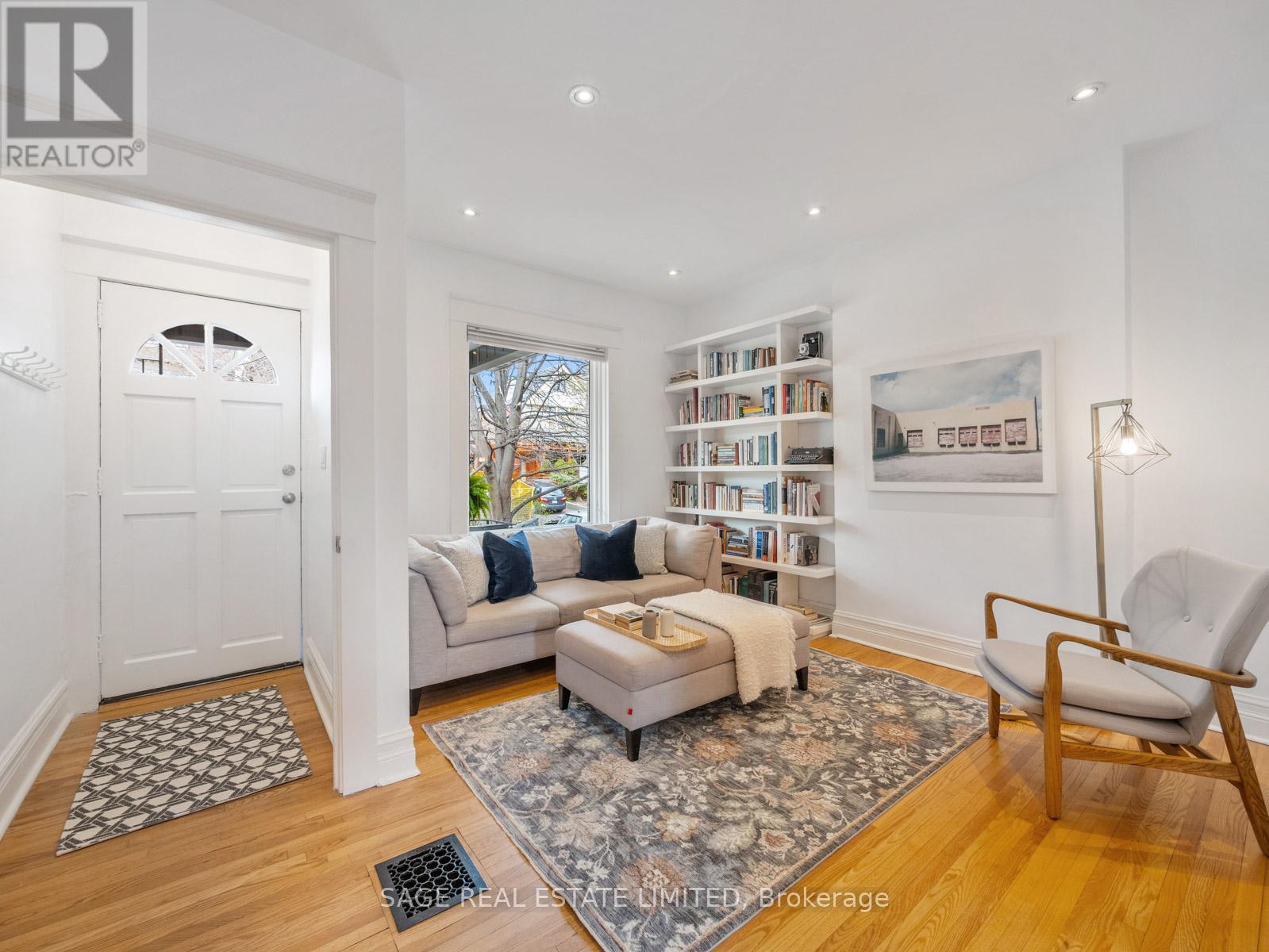 415 Clinton Street, Toronto, Ontario  M6G 2Z1 - Photo 2 - C13077208