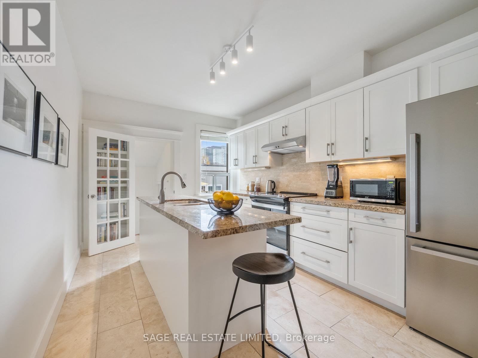 415 Clinton Street, Toronto, Ontario  M6G 2Z1 - Photo 7 - C13077208