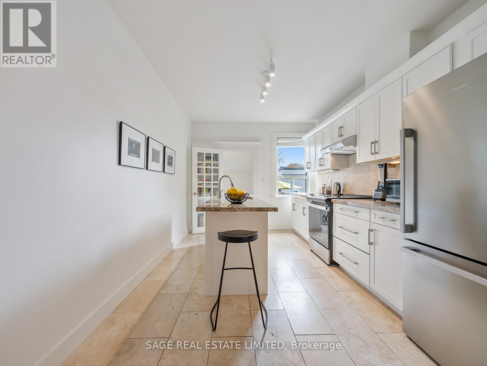 415 Clinton Street, Toronto, Ontario  M6G 2Z1 - Photo 9 - C13077208