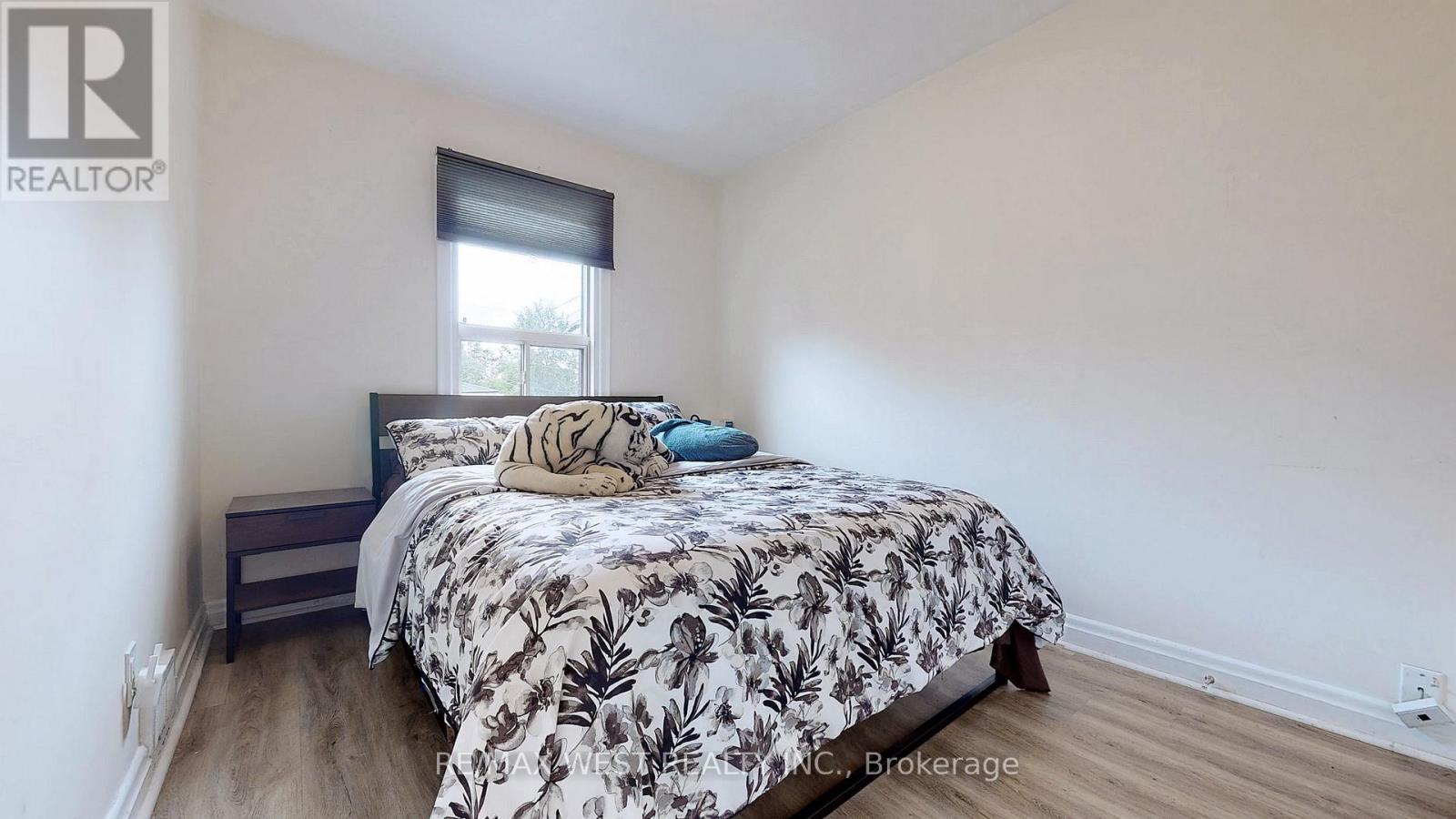 Main Floor - 139 Ranee Avenue, Toronto, Ontario  M6A 1N3 - Photo 17 - C13077222