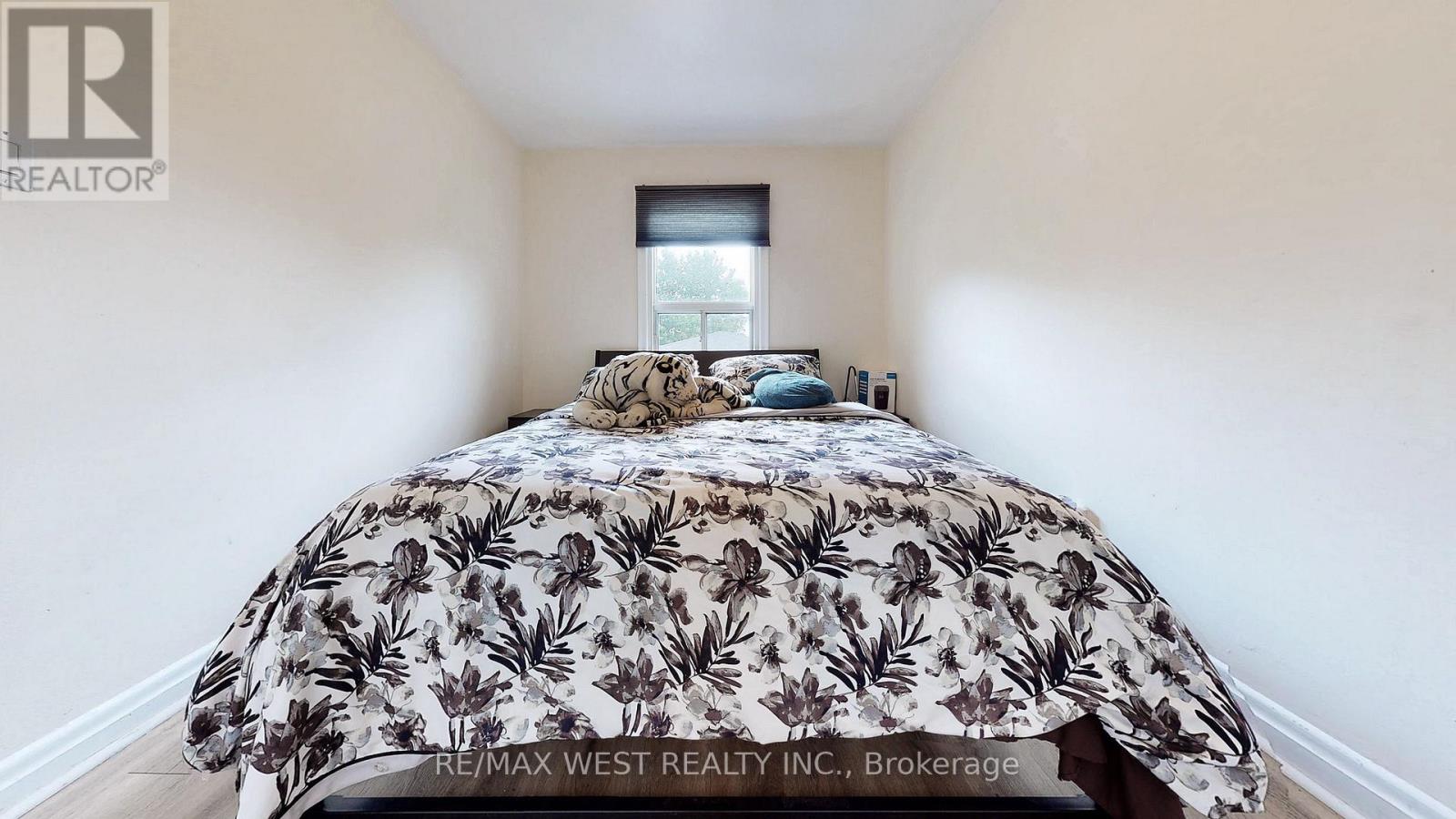 Main Floor - 139 Ranee Avenue, Toronto, Ontario  M6A 1N3 - Photo 18 - C13077222