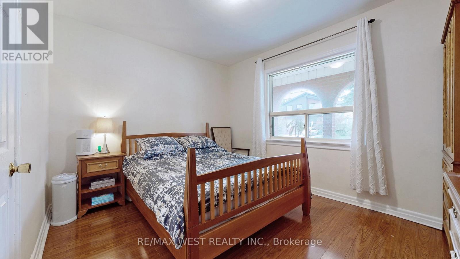 Main Floor - 139 Ranee Avenue, Toronto, Ontario  M6A 1N3 - Photo 20 - C13077222
