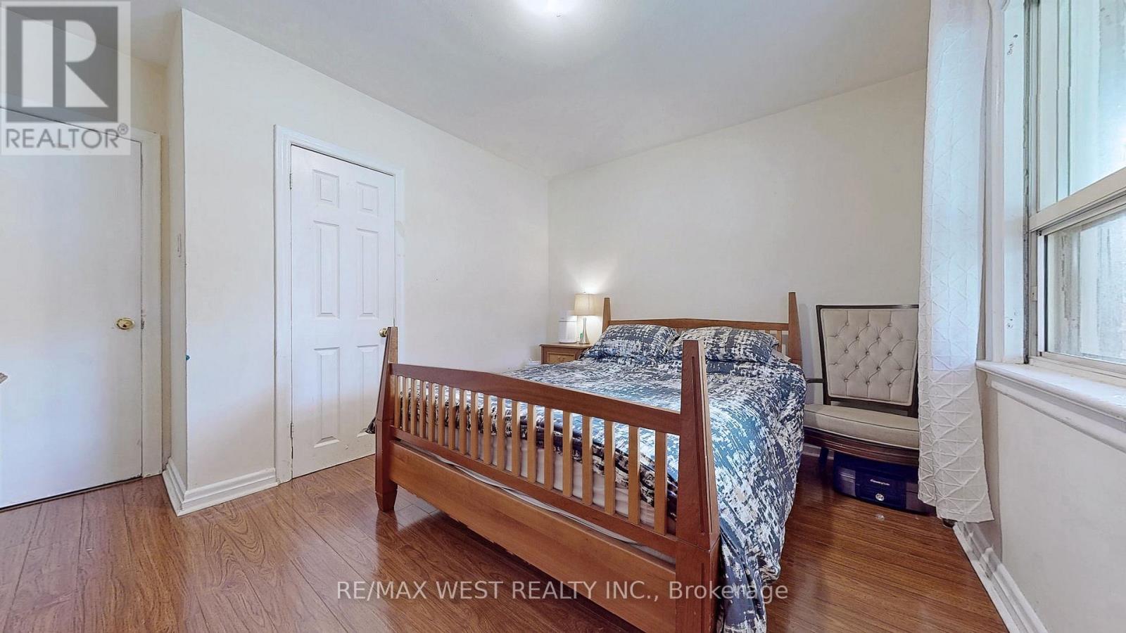 Main Floor - 139 Ranee Avenue, Toronto, Ontario  M6A 1N3 - Photo 21 - C13077222