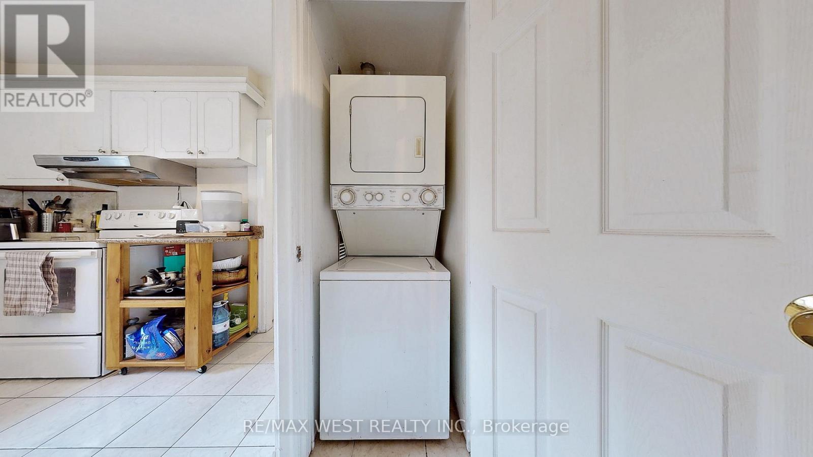 Main Floor - 139 Ranee Avenue, Toronto, Ontario  M6A 1N3 - Photo 28 - C13077222