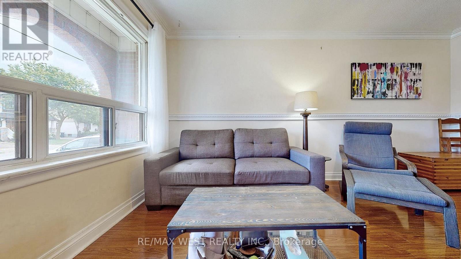 Main Floor - 139 Ranee Avenue, Toronto, Ontario  M6A 1N3 - Photo 8 - C13077222