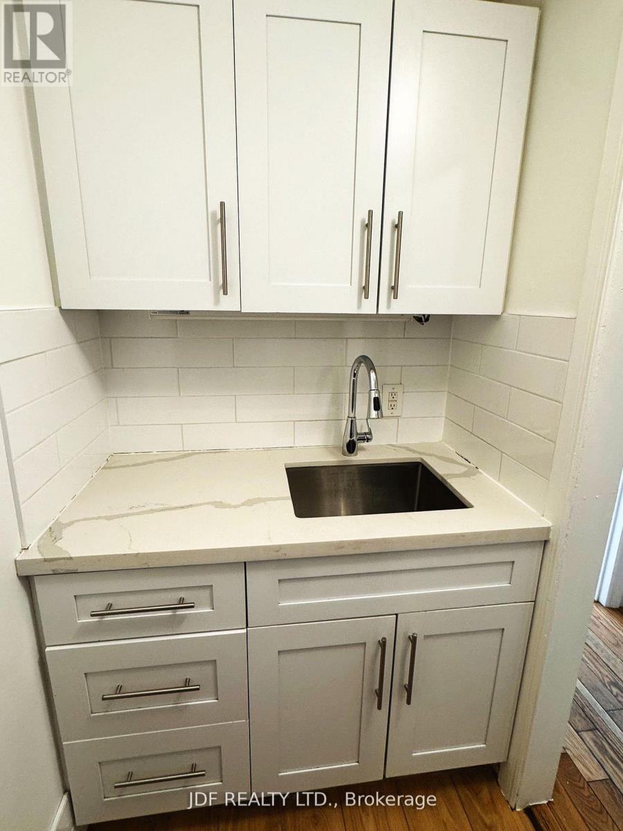 383 Lansdowne Avenue, Toronto, Ontario  M6H 3Y2 - Photo 18 - C13077266