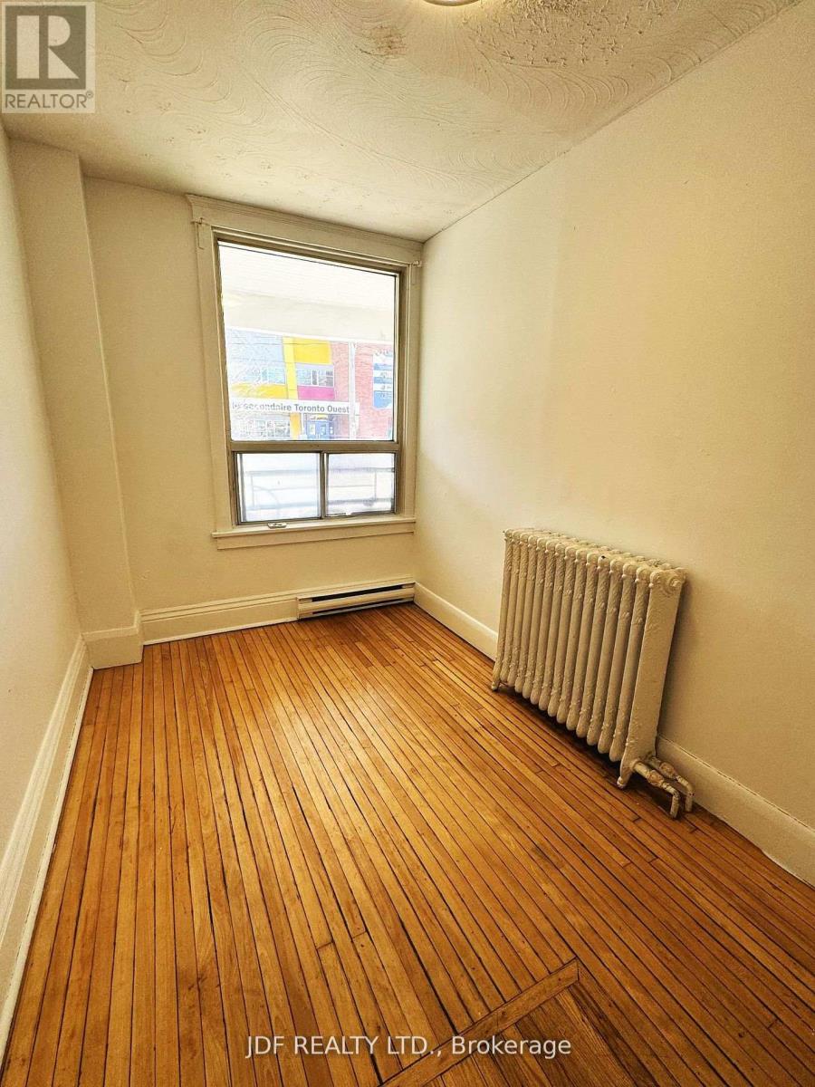 383 Lansdowne Avenue, Toronto, Ontario  M6H 3Y2 - Photo 8 - C13077266
