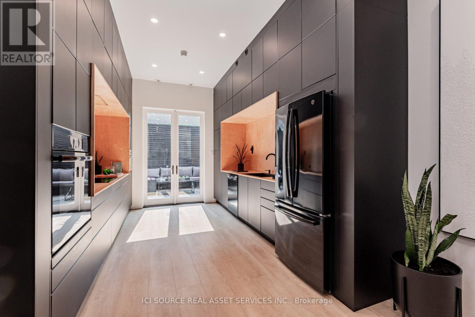 44 Massey Street, Toronto, Ontario  M6J 2T4 - Photo 10 - C13077402