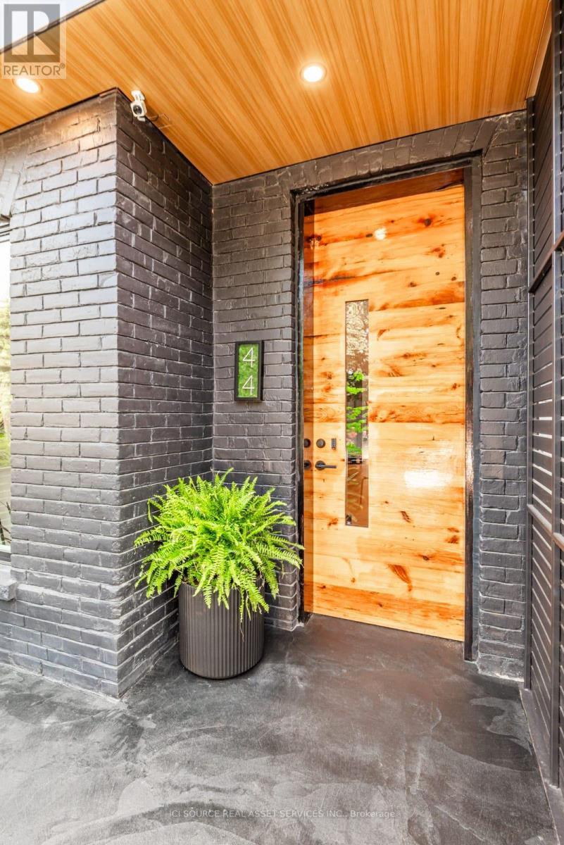 44 Massey Street, Toronto, Ontario  M6J 2T4 - Photo 3 - C13077402