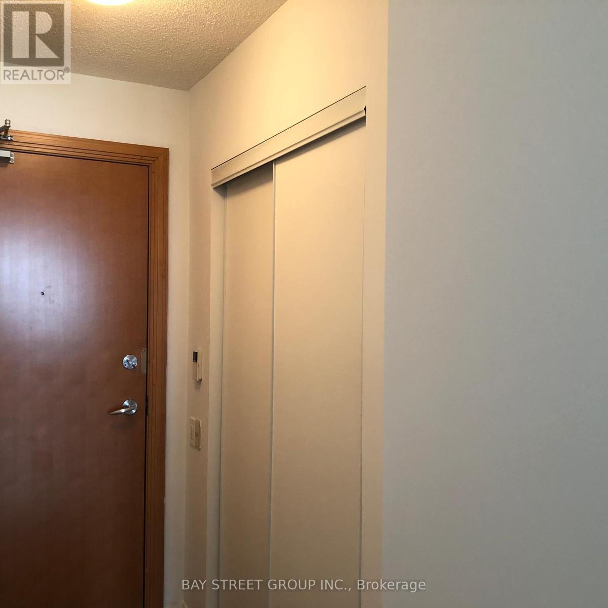 2000 - 33 Sheppard Avenue E, Toronto, Ontario  M2N 7K1 - Photo 4 - C13077418