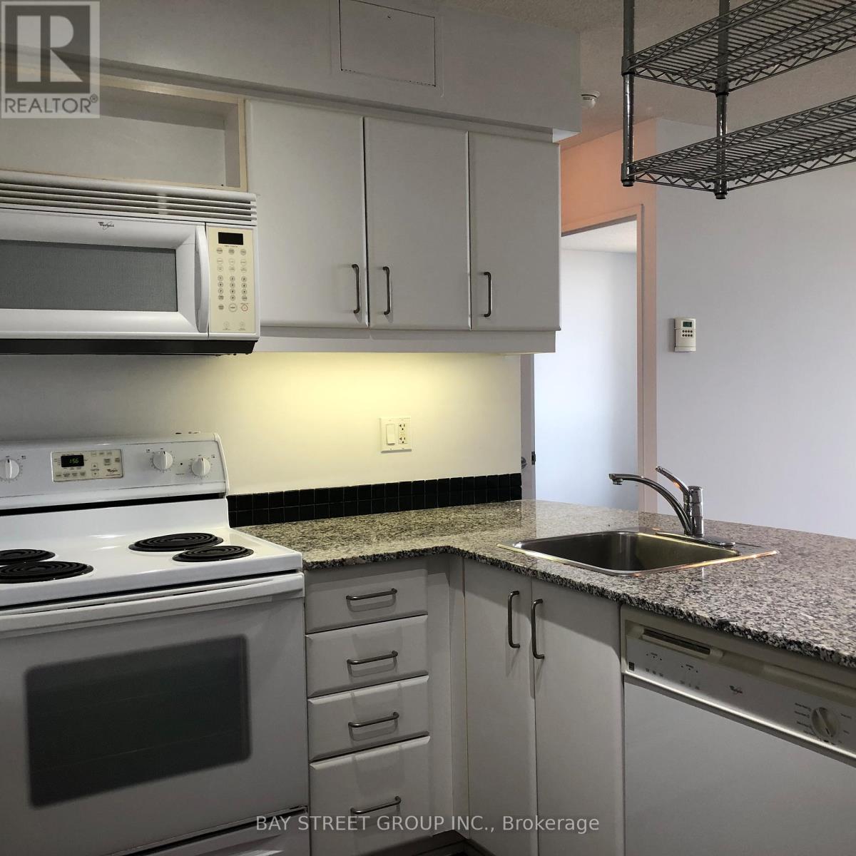 2000 - 33 Sheppard Avenue E, Toronto, Ontario  M2N 7K1 - Photo 9 - C13077418