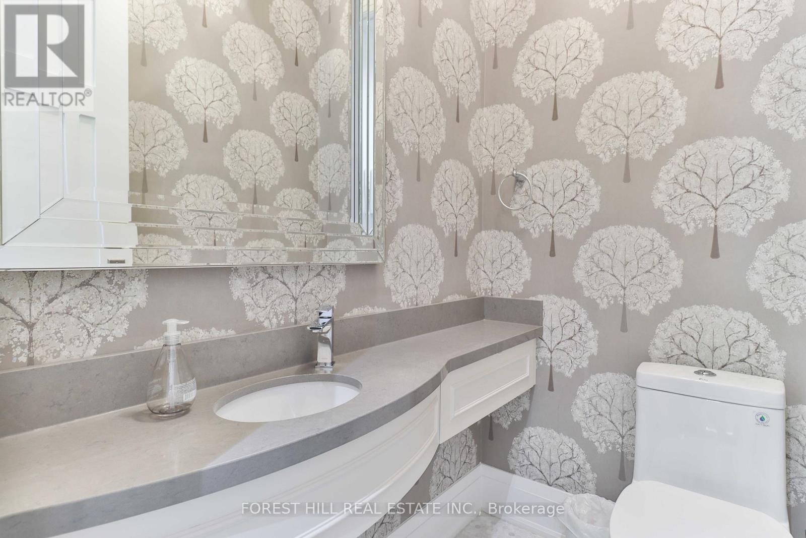 51b Burnaby Boulevard, Toronto, Ontario  M5N 1G3 - Photo 13 - C12774772