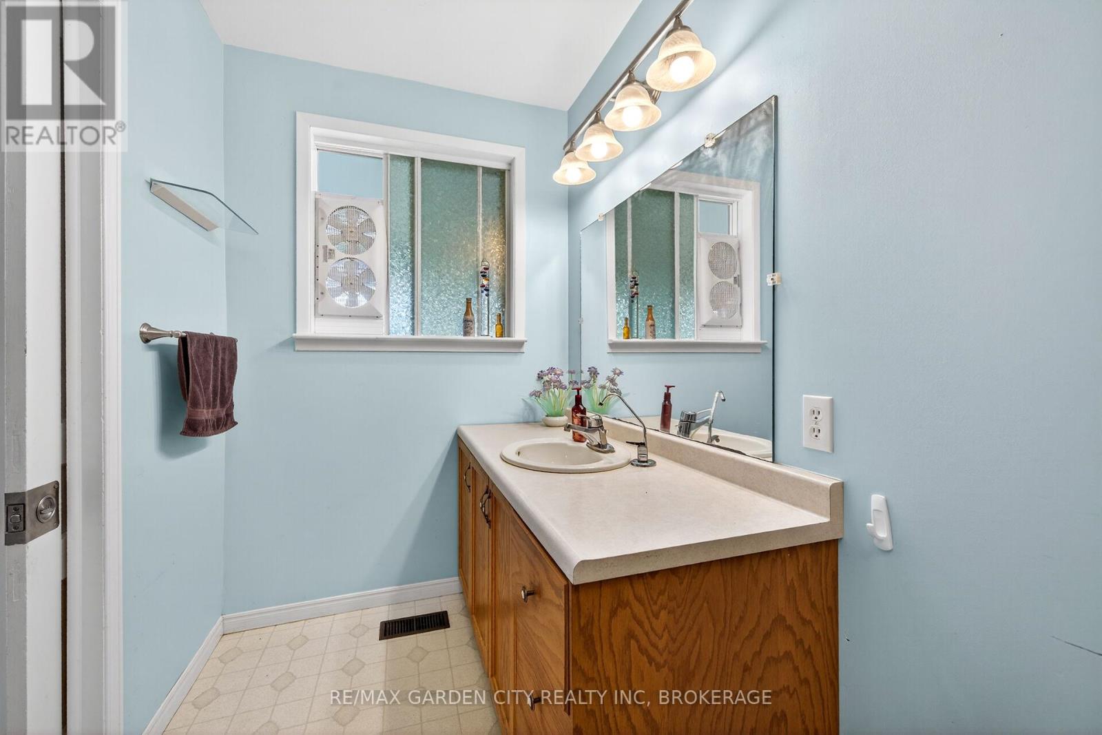 732 Cedar Bay Road W, Port Colborne, Ontario  L3K 5V3 - Photo 21 - X13077136