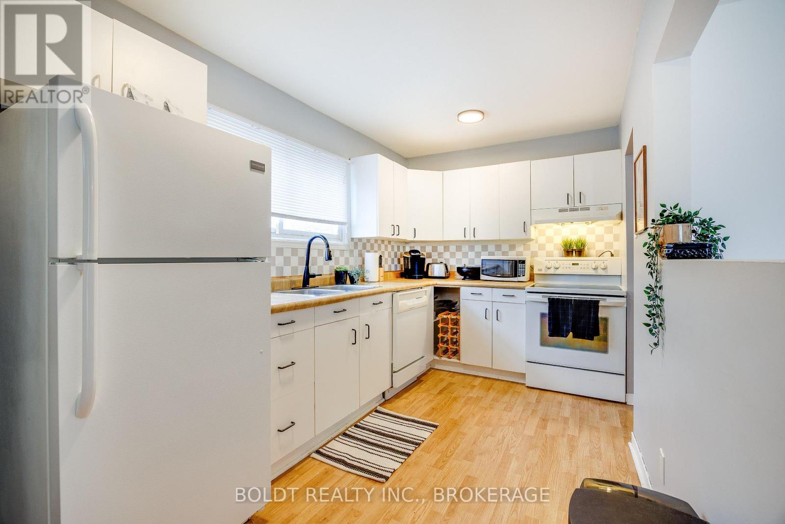 4365 Second Avenue, Niagara Falls, Ontario  L2E 4G8 - Photo 3 - X13077254