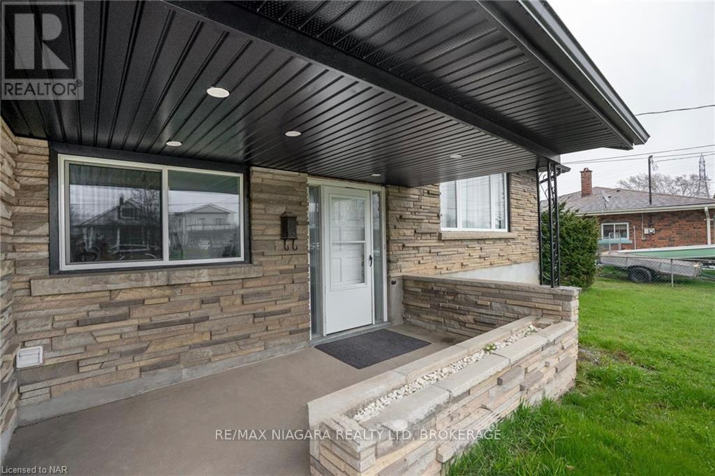1075 Ontario Road, Welland, Ontario  L3B 5E5 - Photo 2 - X13077426