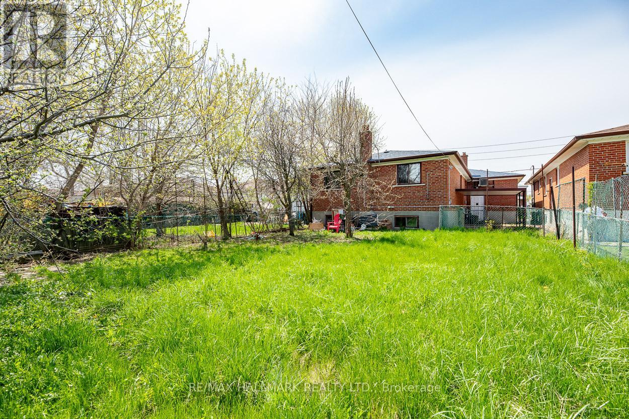 767 Midland Avenue, Toronto, Ontario  M1K 4E5 - Photo 32 - E13077120