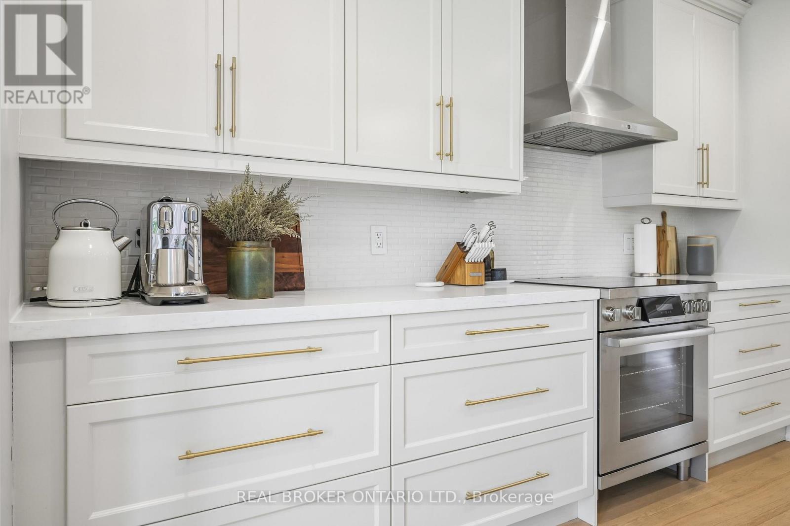 39 Bowmore Road, Toronto, Ontario  M4L 3H8 - Photo 10 - E13077150