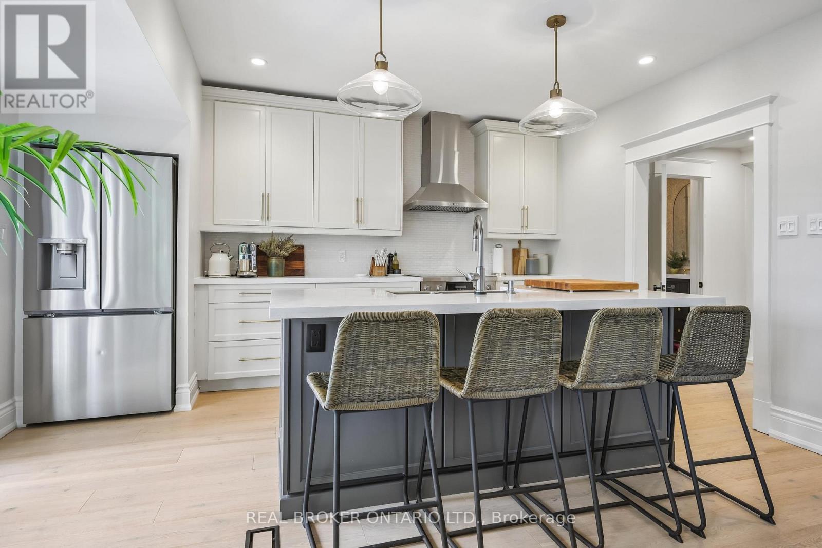 39 Bowmore Road, Toronto, Ontario  M4L 3H8 - Photo 11 - E13077150