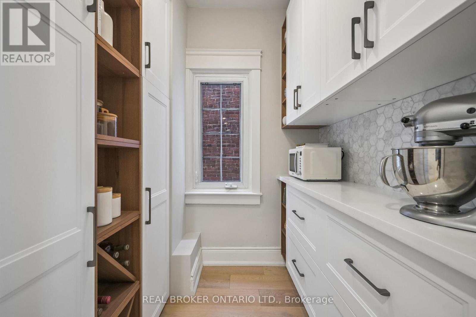 39 Bowmore Road, Toronto, Ontario  M4L 3H8 - Photo 12 - E13077150