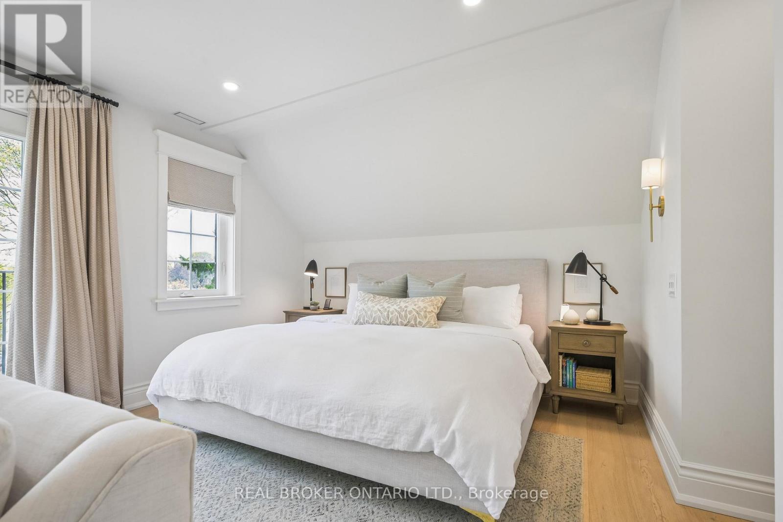 39 Bowmore Road, Toronto, Ontario  M4L 3H8 - Photo 24 - E13077150