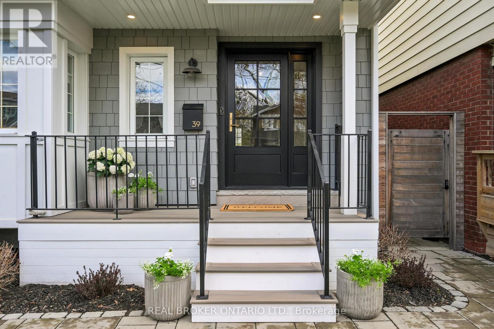 39 Bowmore Road, Toronto, Ontario  M4L 3H8 - Photo 3 - E13077150