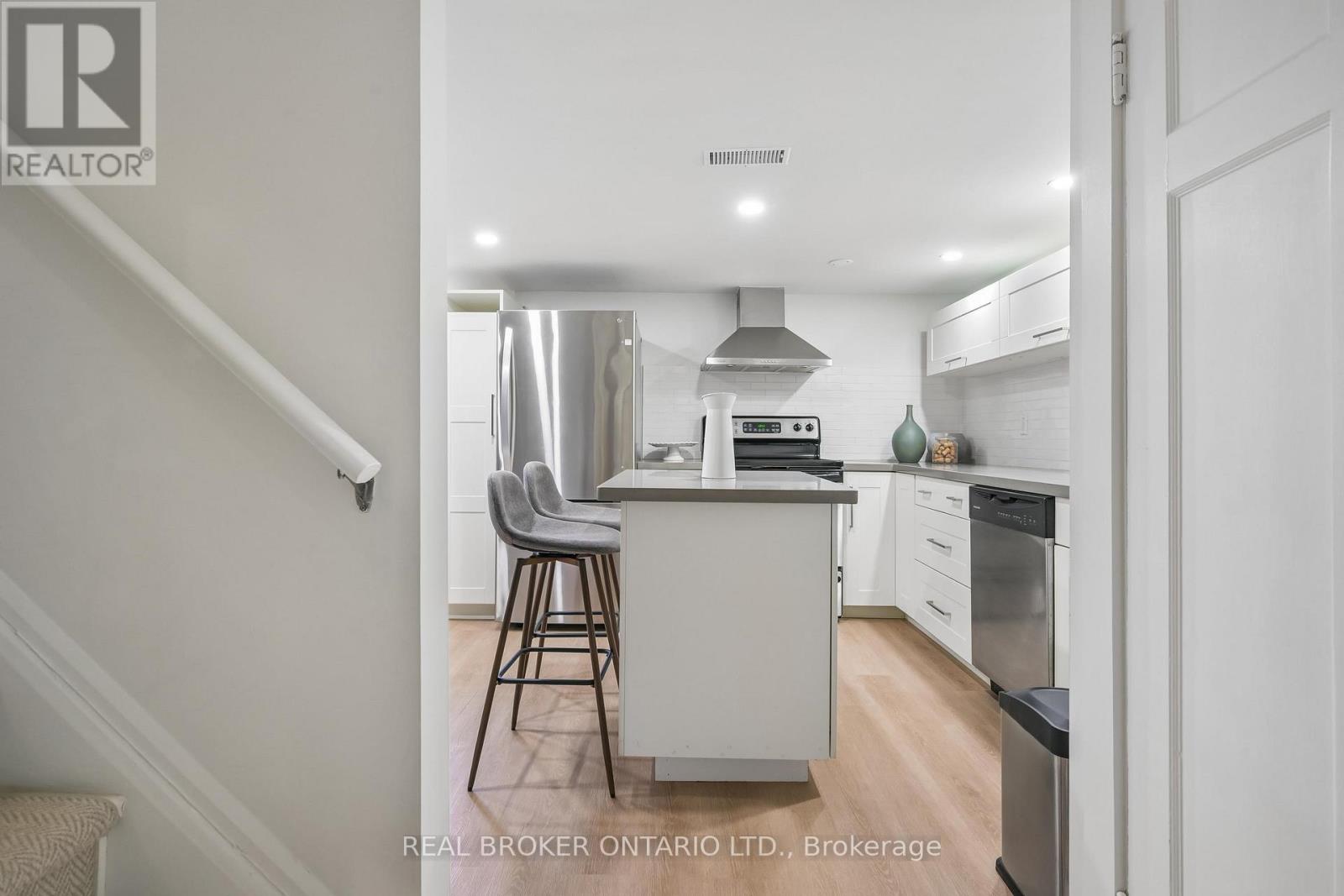 39 Bowmore Road, Toronto, Ontario  M4L 3H8 - Photo 31 - E13077150