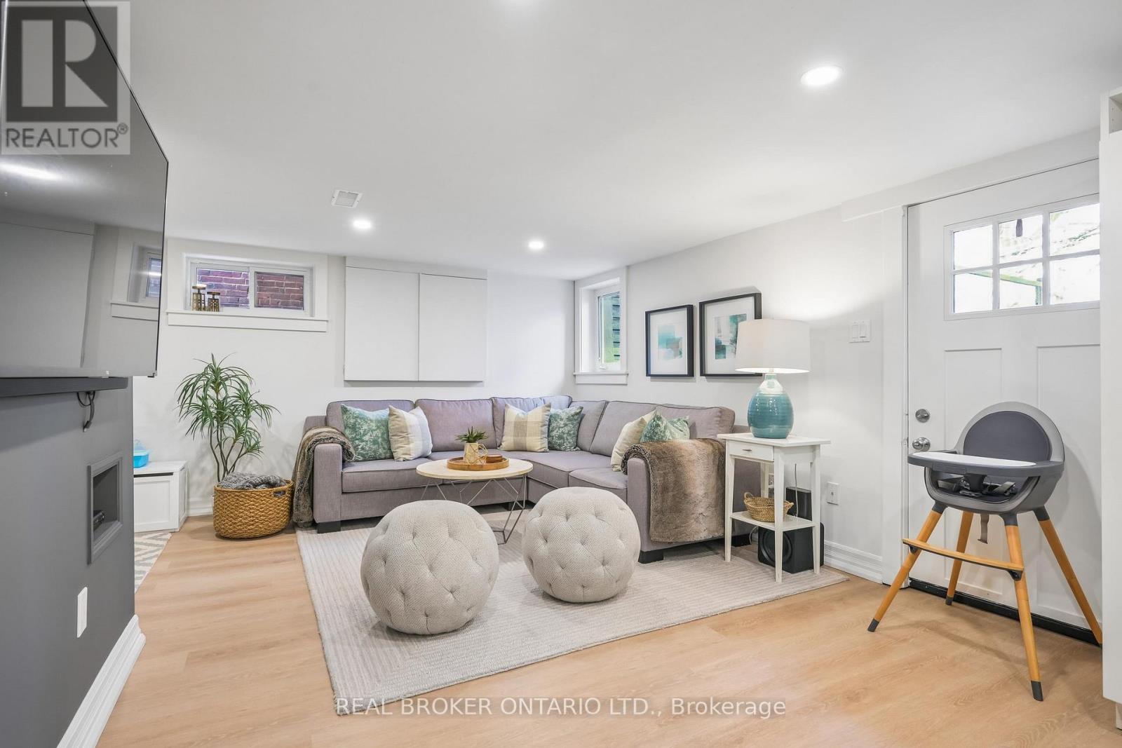 39 Bowmore Road, Toronto, Ontario  M4L 3H8 - Photo 34 - E13077150