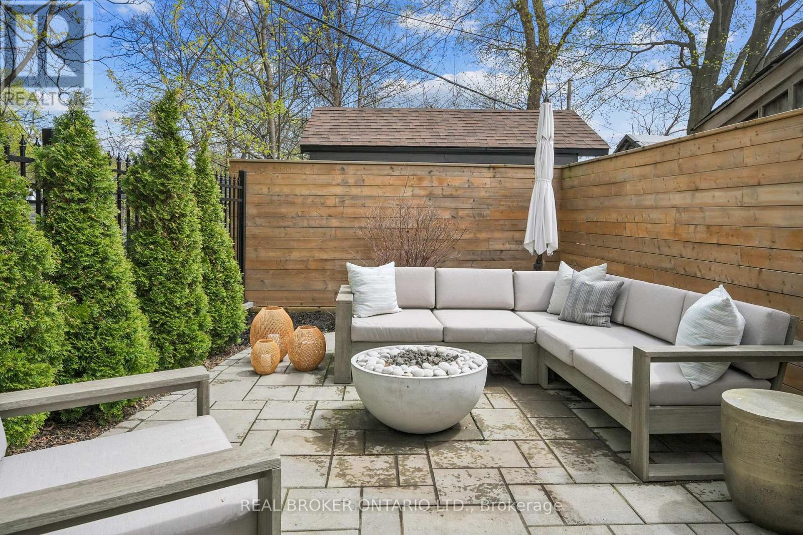 39 Bowmore Road, Toronto, Ontario  M4L 3H8 - Photo 40 - E13077150