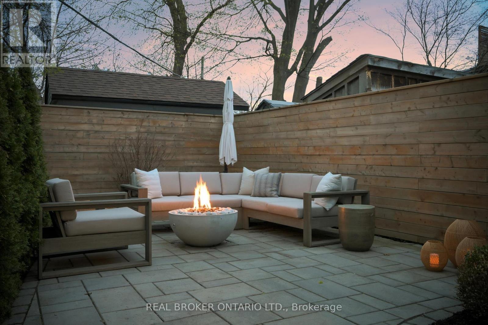 39 Bowmore Road, Toronto, Ontario  M4L 3H8 - Photo 41 - E13077150