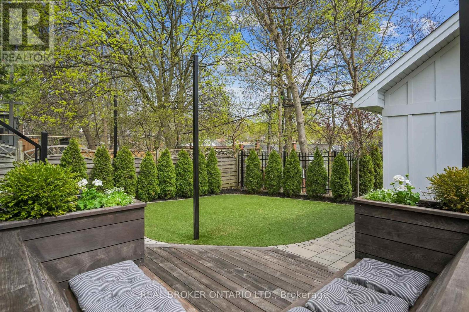 39 Bowmore Road, Toronto, Ontario  M4L 3H8 - Photo 44 - E13077150