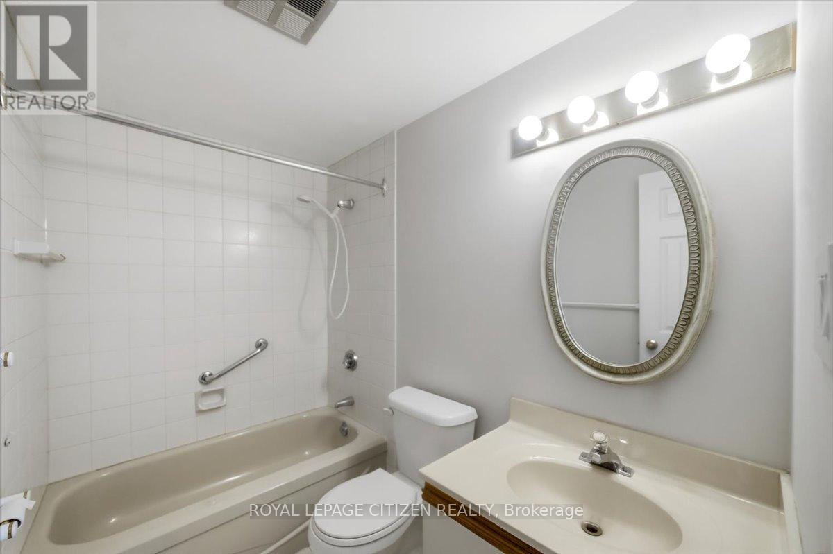 Ph03 - 757 Victoria Park Avenue, Toronto, Ontario  M4C 5N8 - Photo 17 - E13077476
