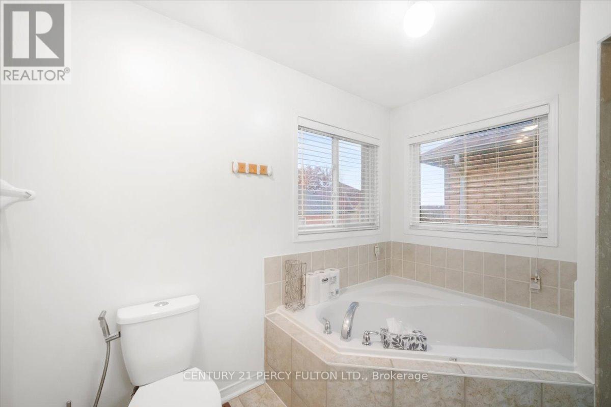 8 Boulderbrook Drive, Toronto, Ontario  M1X 2B9 - Photo 21 - E13077498
