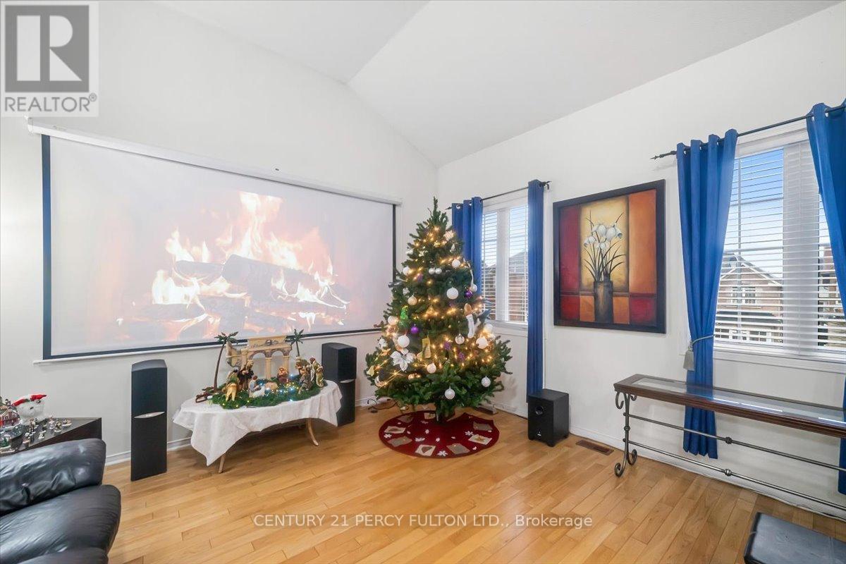 8 Boulderbrook Drive, Toronto, Ontario  M1X 2B9 - Photo 7 - E13077498